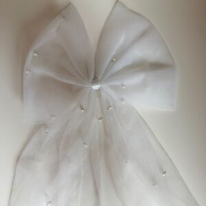Pearl Bow